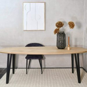 Deens ovale tafel met schuine Twin poten