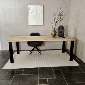 Rechthoekige eiken tafel met platte N-poten