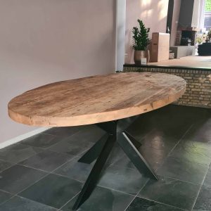 Ovale robuust oud eiken tafels